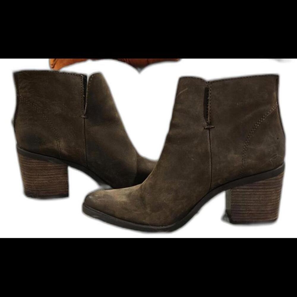 New Steve Madden Pawel Bootie with Chunky Heel Size 8